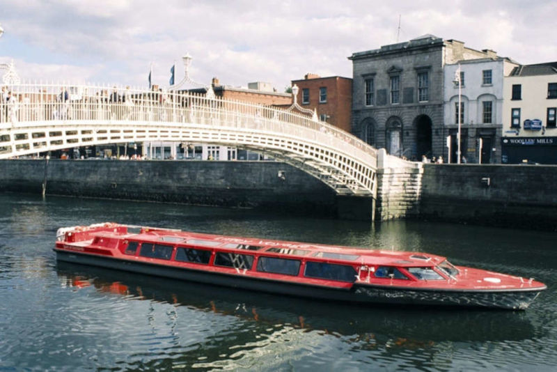 Passeio de barco por Dublin - ponte